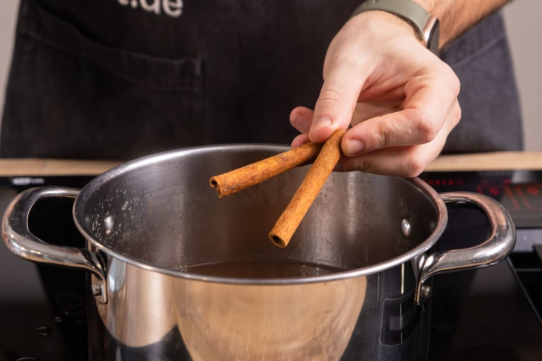 Apfel-Zimt-Likör | Apfellikör | Rezept - eat.de