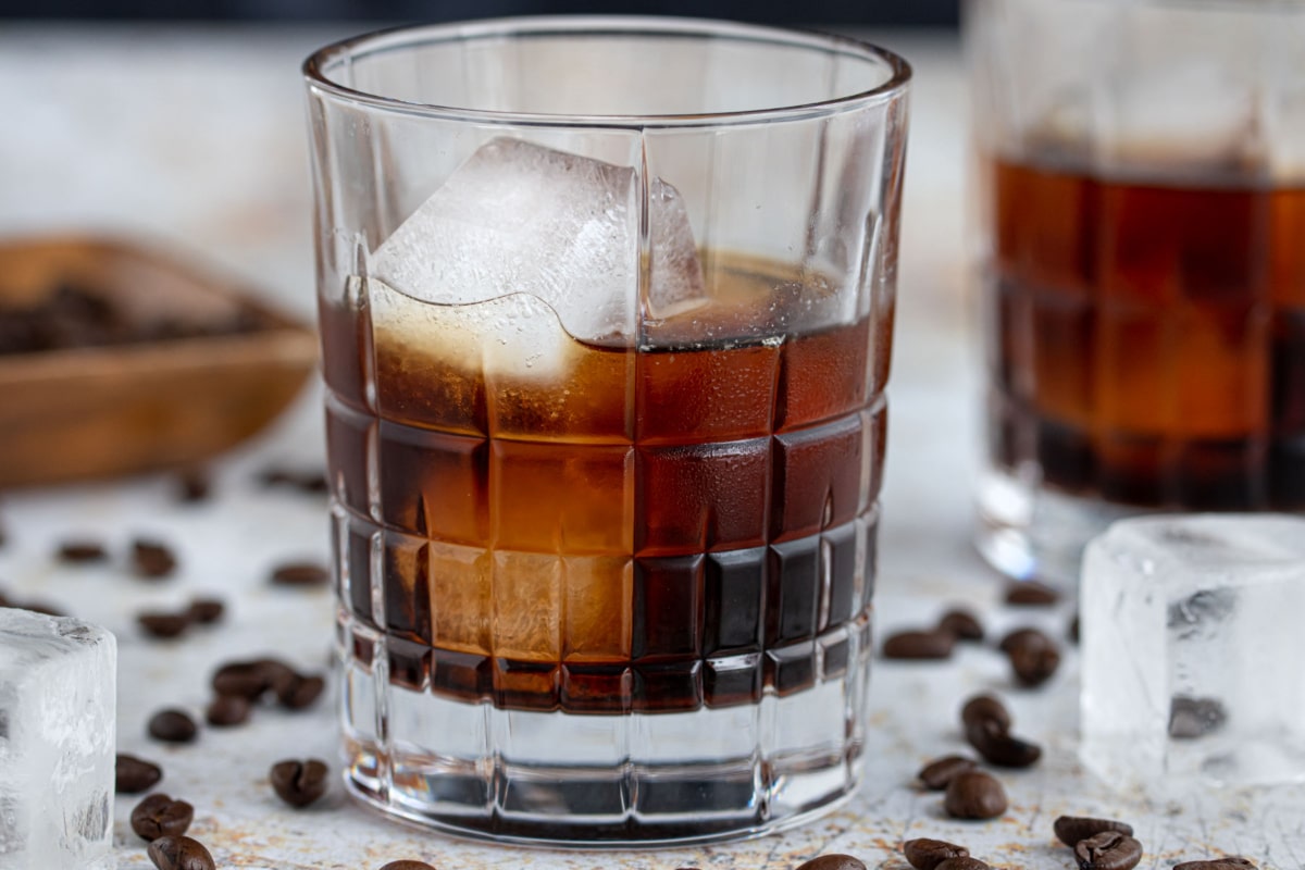 Black Russian Cocktail | Rezept - eat.de