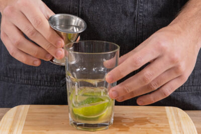 Cachaça dazugeben