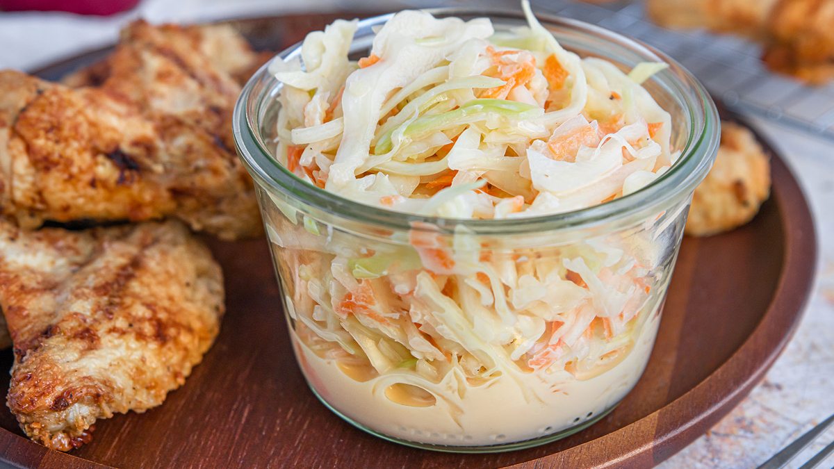 Coleslaw KFC-Style: Amerikanischer Krautsalat | Rezept - eat.de