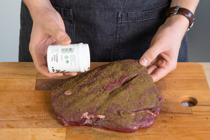 Hirschbraten würzen