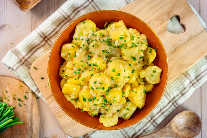 Kartoffelsalat mit Essig und Öl