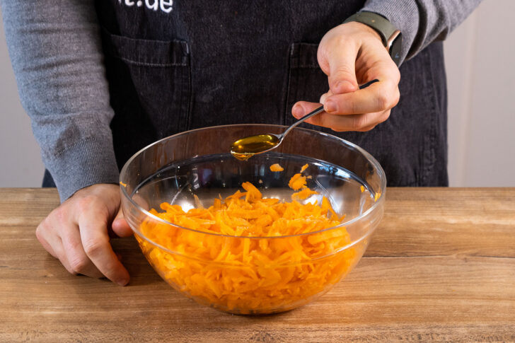 Honig dazugeben