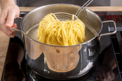 Spaghetti kochen