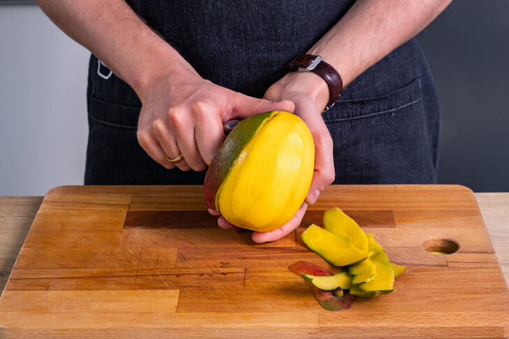 Mango schälen