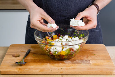 Feta zerbröseln
