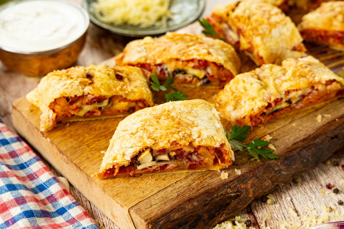 Pizza Strudel mit Blätterteig
