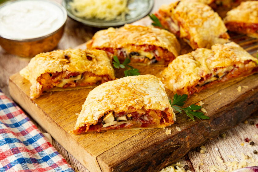 Pizza Strudel mit Blätterteig