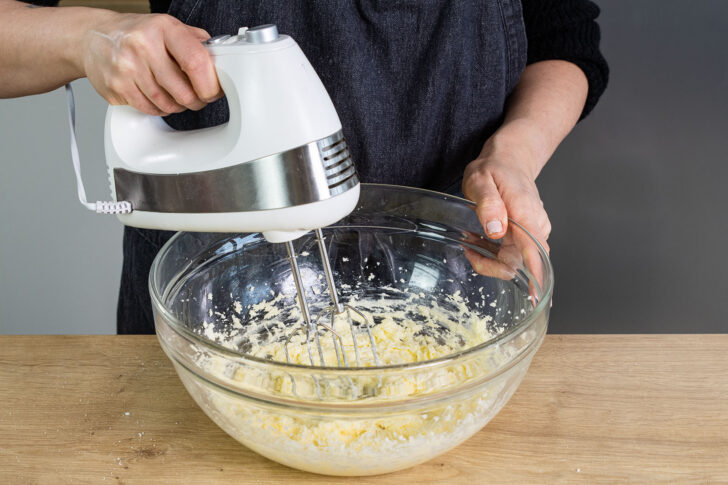 Butter und Zucker aufschlagen
