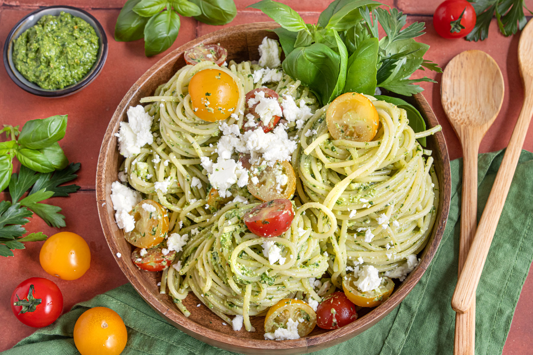 Spaghettisalat mit Pesto