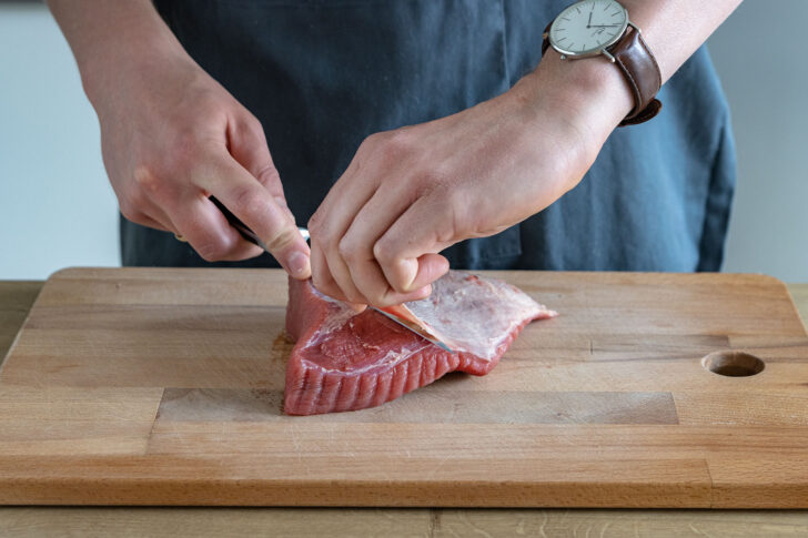 Rindfleisch von Sehnen befreien