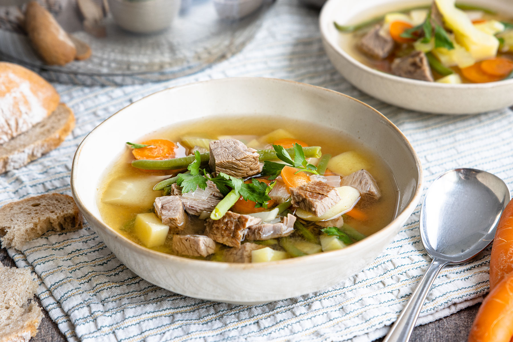 Omas Gemüsesuppe mit Rindfleisch