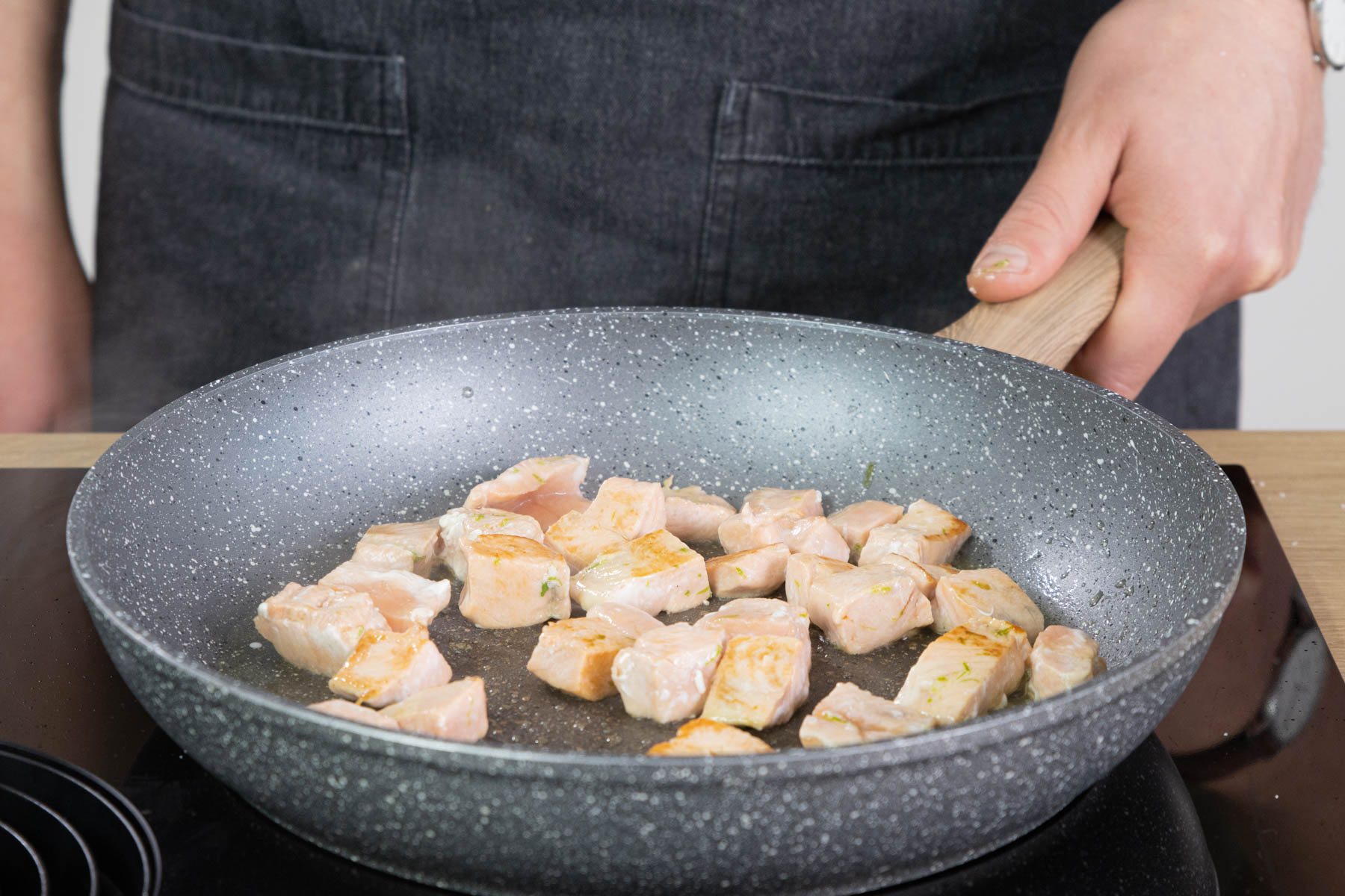 Lachs anbraten