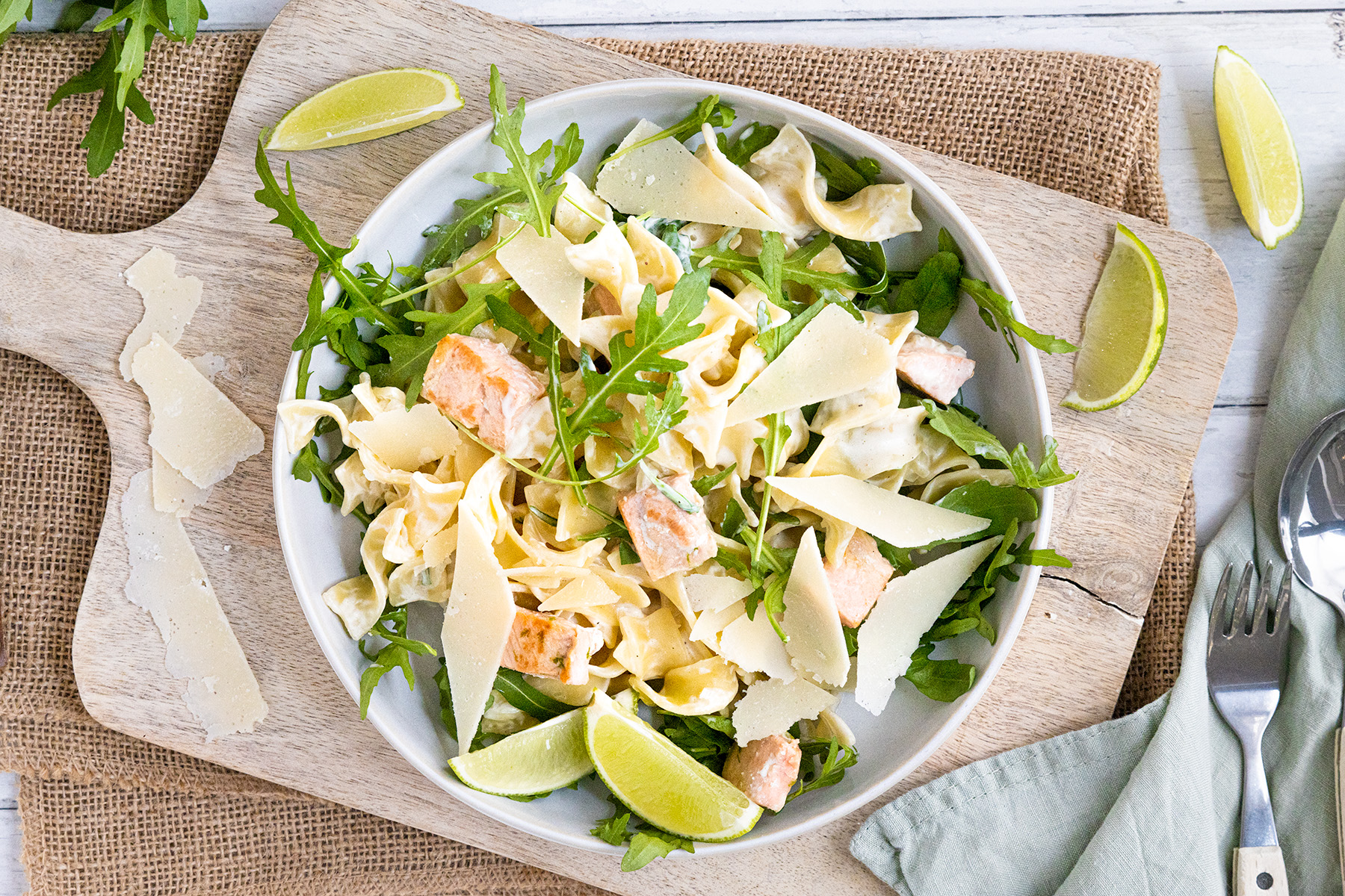 Bandnudeln mit Lachs
