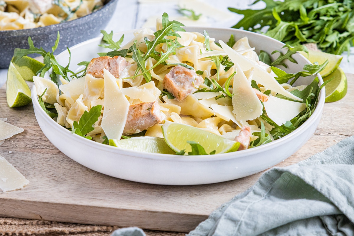 Bandnudeln mit Lachs | Rezept- eat.de
