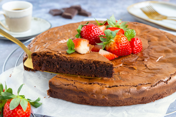 Brownie-Kuchen aus der Springform | Rezept - eat.de