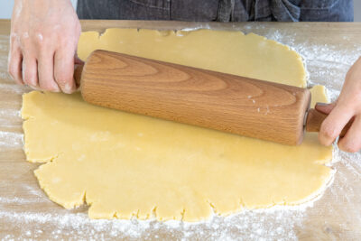 Butterkeksteig ausrollen