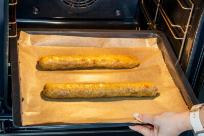 Cantuccini-Rollen in den Ofen geben