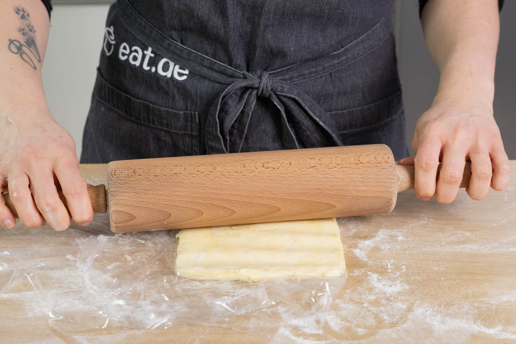 Butter zu einer Platte drücken