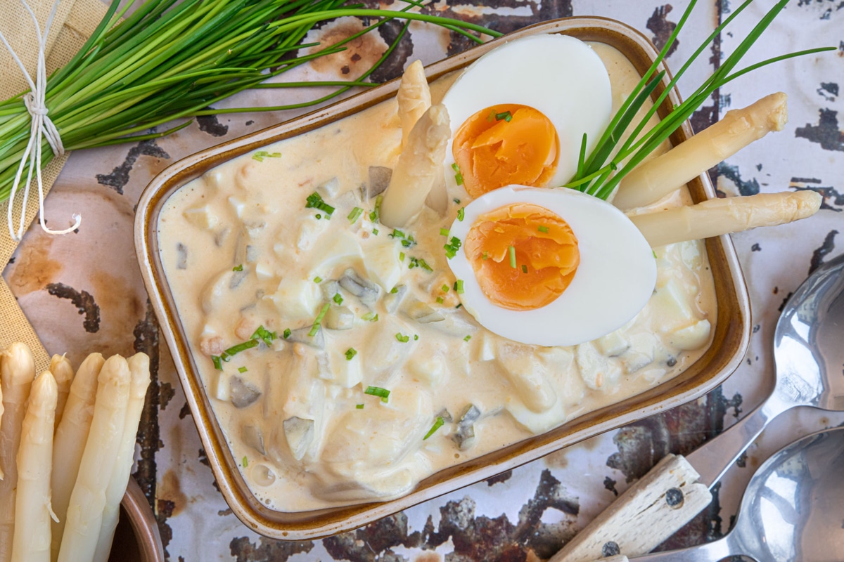 Eiersalat mit Spargel | Rezept - eat.de