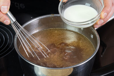 Soße mit gelöster Stärke andicken