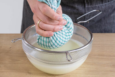 Ricotta gut ausdrücken