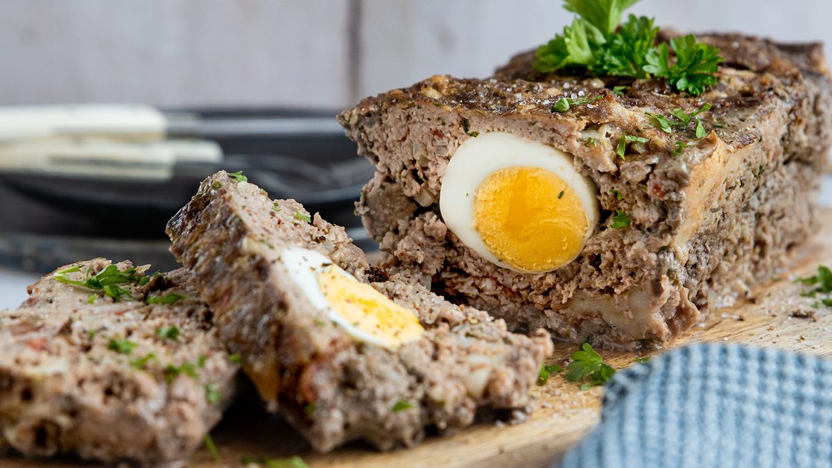 Hackbraten mit Ei