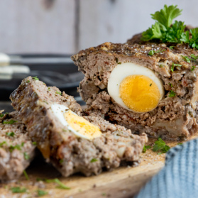 Hackbraten mit Ei