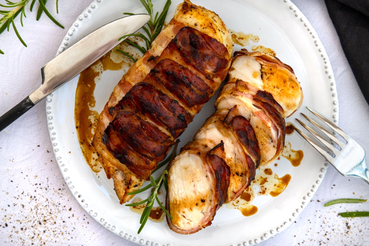 Hähnchenbrust im Speckmantel | Rezept - eat.de