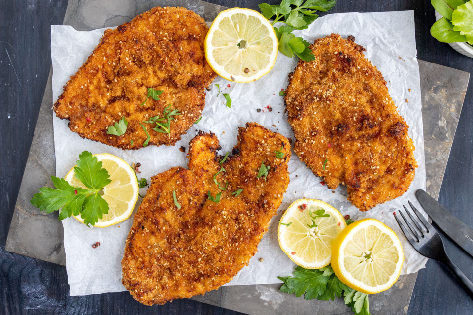 Hähnchenschnitzel aus dem Backofen | Rezept - eat.de