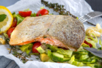 Lachsforellenfilet mit Haut im Backofen