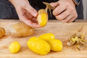 Kartoffeln abpellen