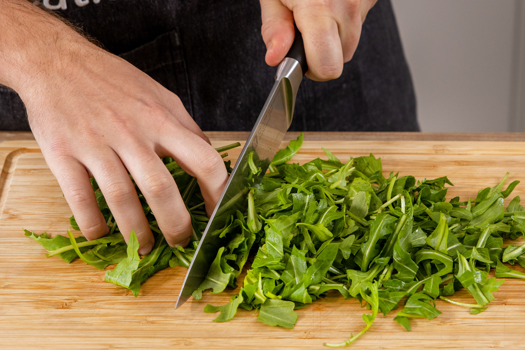 Rucola grob hacken