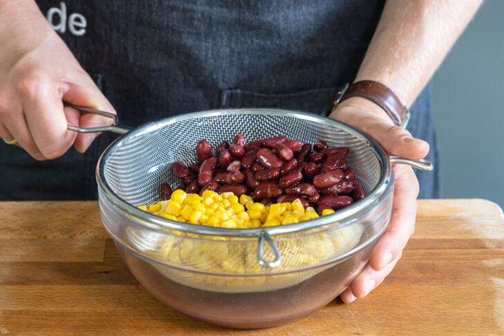 Mais & Kidneybohnen abtropfen