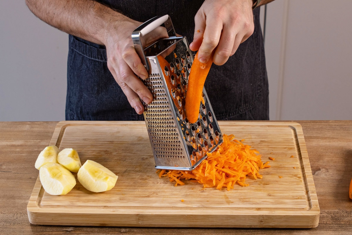 Möhrensalat mit Apfel | Rezept - eat.de