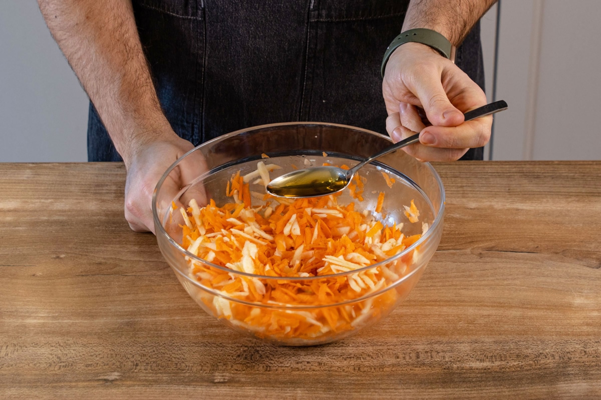 Möhrensalat mit Apfel | Rezept - EAT.de