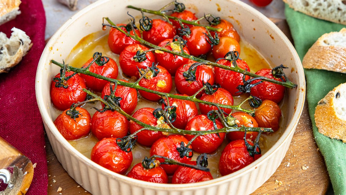 Aromatische Ofentomaten mit Knoblauch