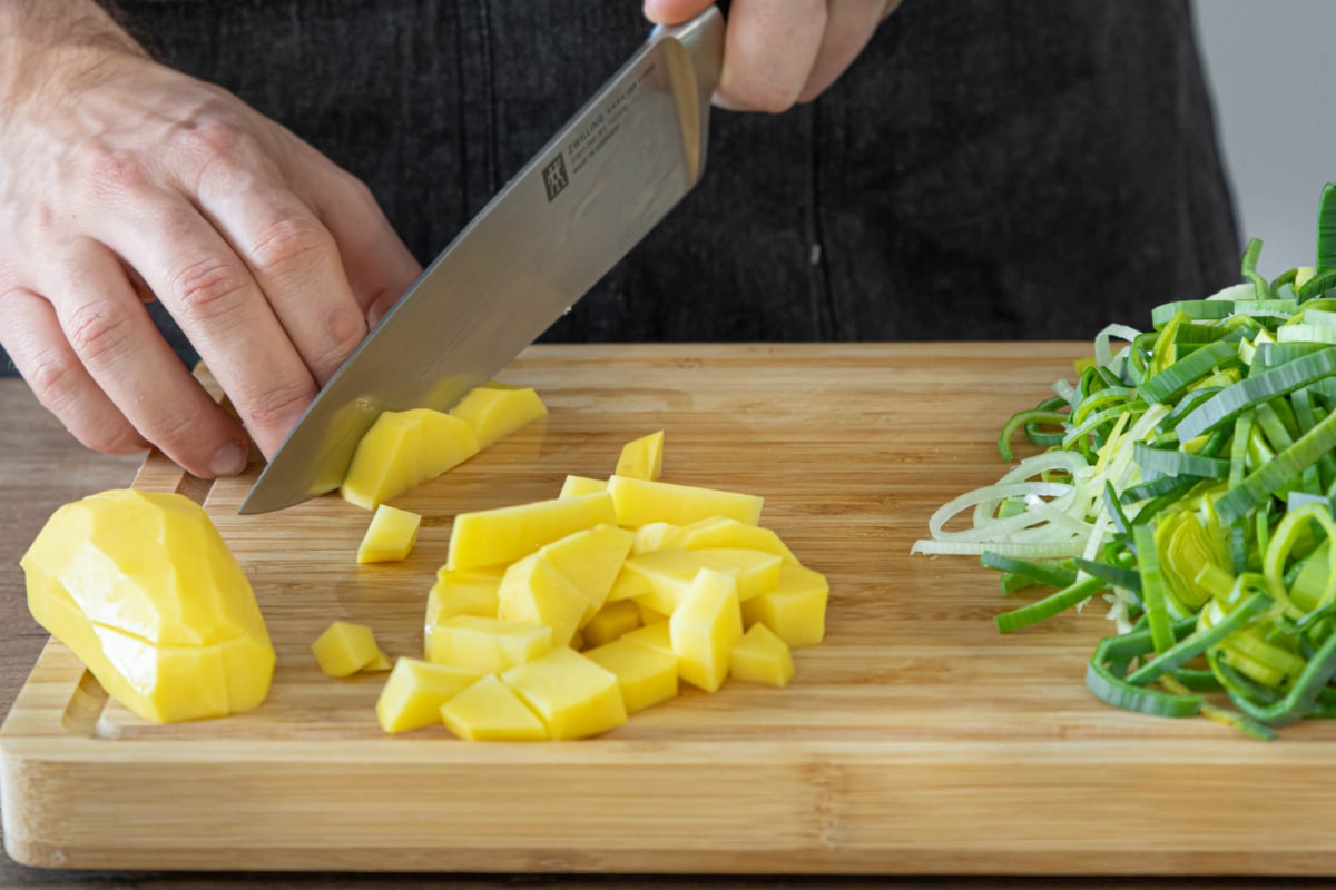 Omas Käsesuppe mit Lauch | Rezept - eat.de