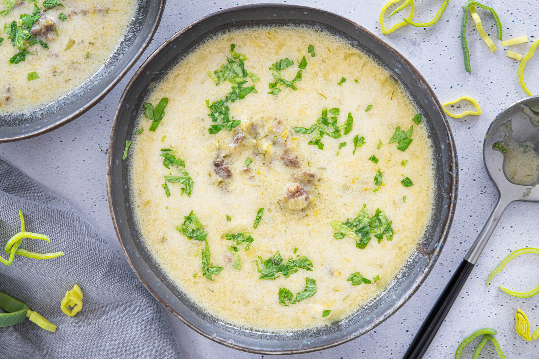 Omas Käsesuppe mit Lauch