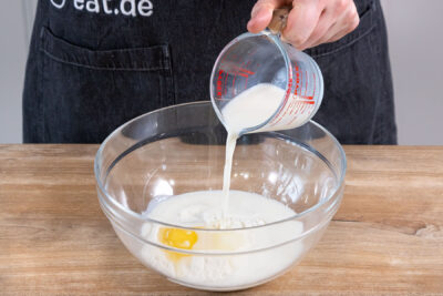 Pfannkuchenteig anrühren