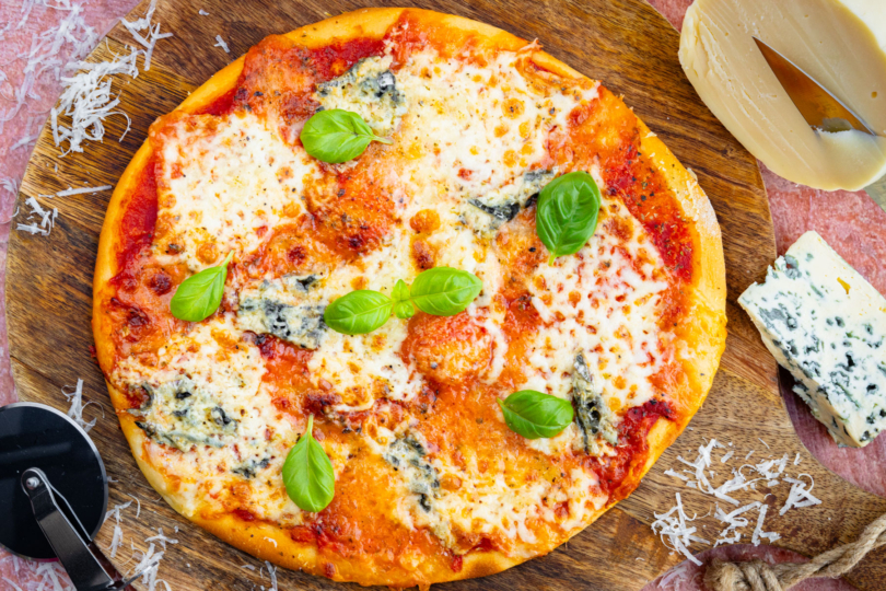 Pizza quattro formaggi