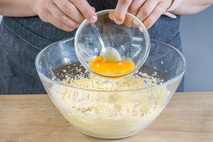 Eier dazugeben