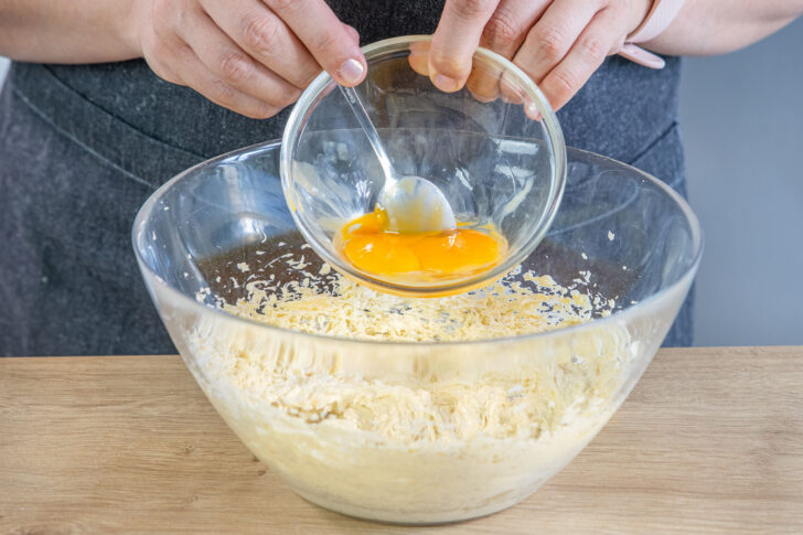 Eier dazugeben