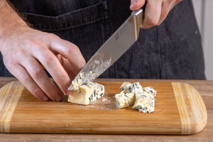 Gorgonzola würfeln
