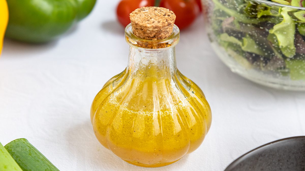 Salatdressing Essig-Öl | Rezept - eat.de