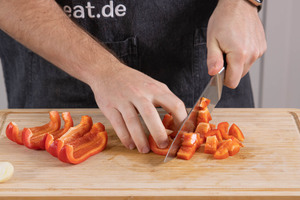 Paprika klein schneiden
