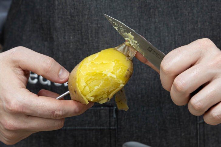 Kartoffeln kochen und pellen