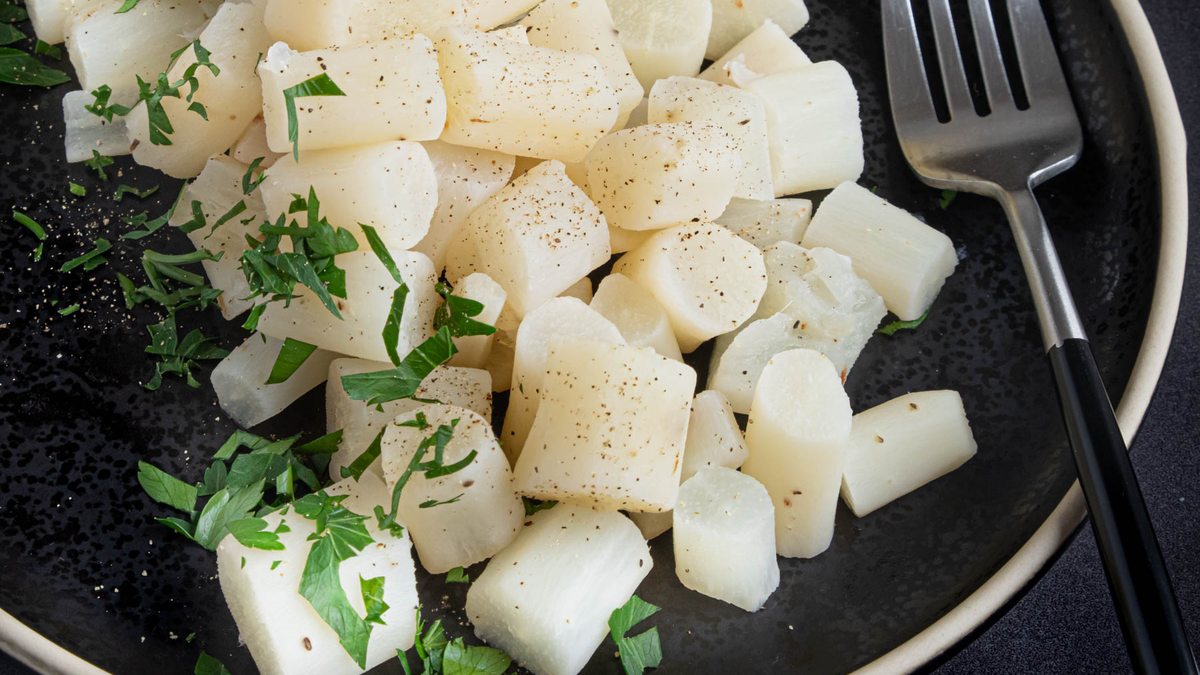 Schwarzwurzeln richtig zubereiten und kochen | Rezept - eat.de