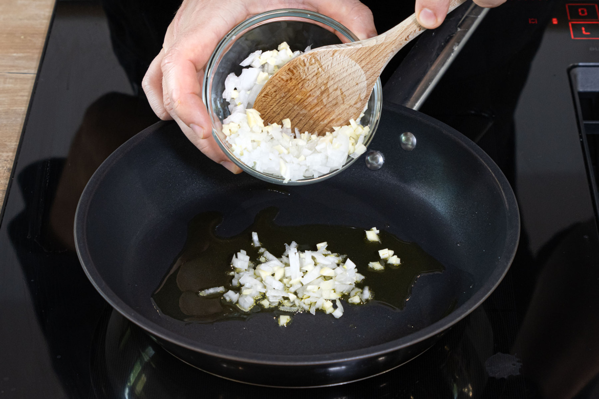 Spaghettisalat mit Knoblauch | Rezept - eat.de