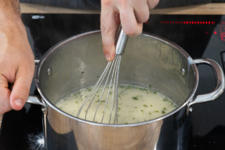 Spargelsuppe aus Spargelwasser | Rezept